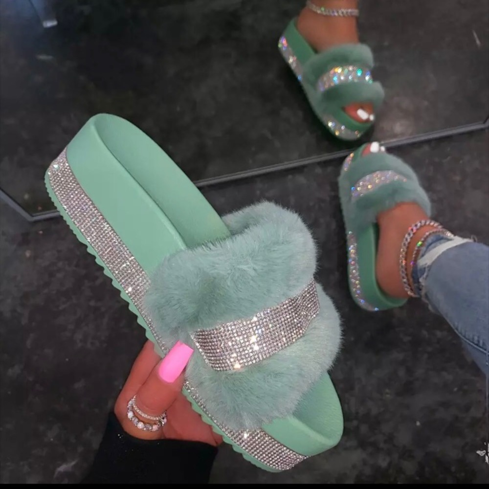 Fuzzy faux fur sanders with sparkly diamond